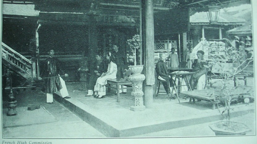 Một gia đình quan chức