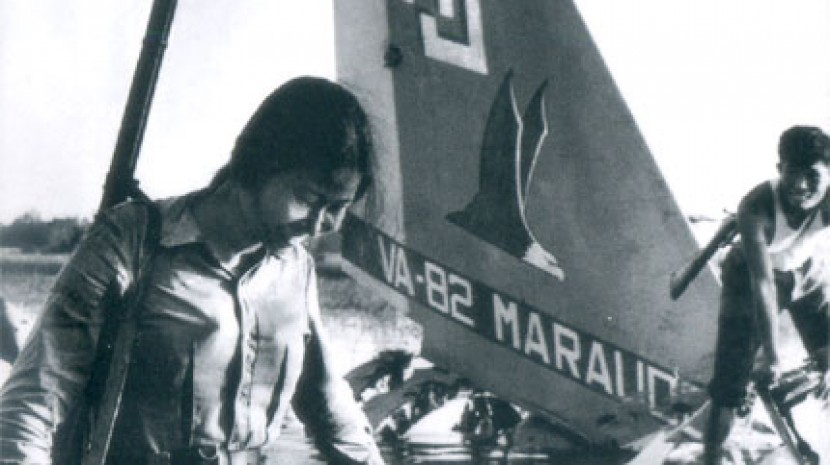 Nụ cười thầm (tay súng dân quân ngoại thành Hà Nội hạ máy bay Mỹ, 1972)
