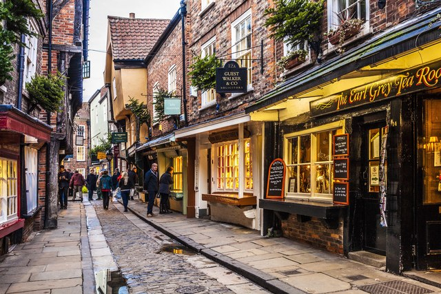 Khám phá 16 đường phố đẹp nhất thế giới