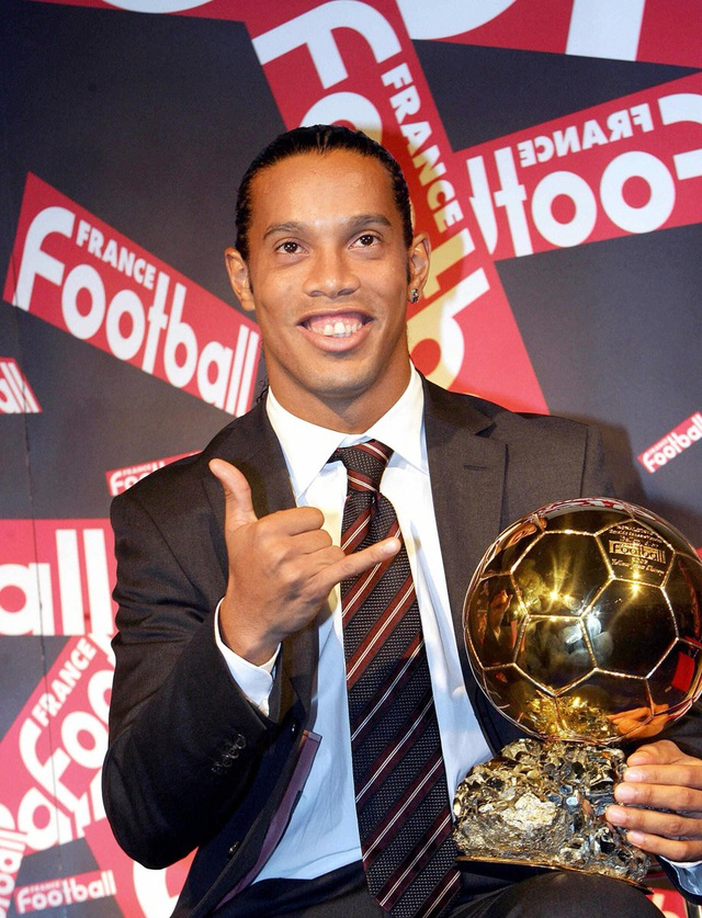 The journey that made Ronaldinho's career plummet - 2