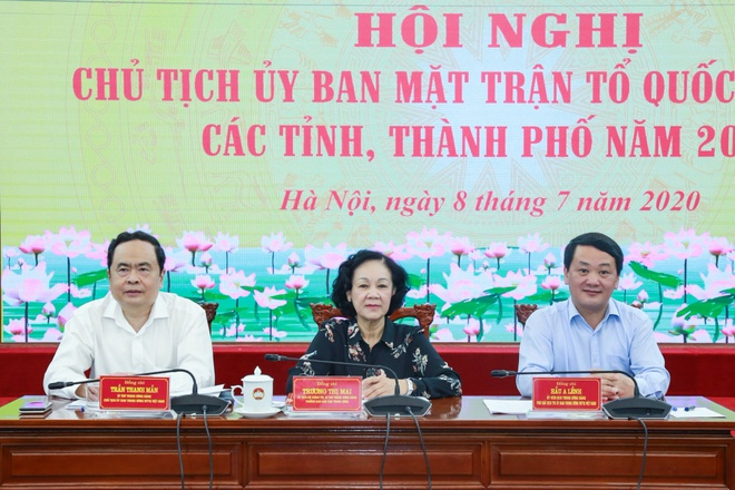 Bộ Chính trị yêu cầu dừng thí điểm trưởng ban dân vận kiêm chủ tịch mặt trận - ảnh 1