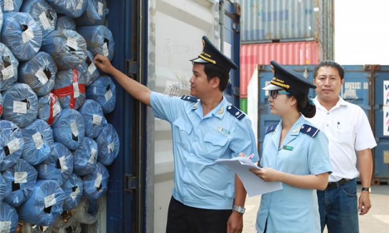 Tăng cường kiểm tra giám sát việc sử dụng seal và niêm phong hải quan