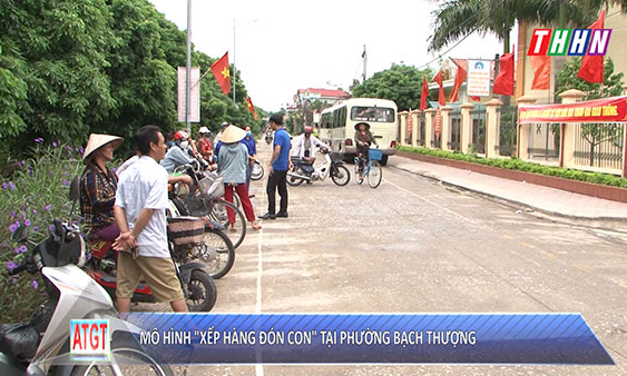 ATGT: Mô hình "xếp hàng đón con" tại phường Bạch Thượng