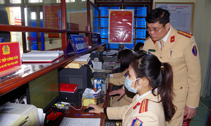 Phát hiện trường hợp làm giả giấy đăng ký xe ô tô để thế chấp vay tiền