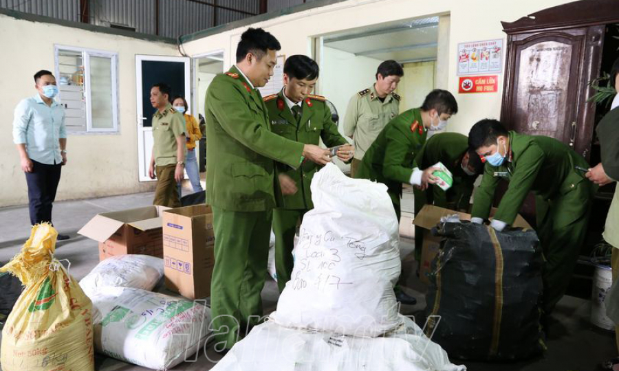Thu giữ số lượng lớn thuốc đông y không rõ nguồn gốc xuất xứ