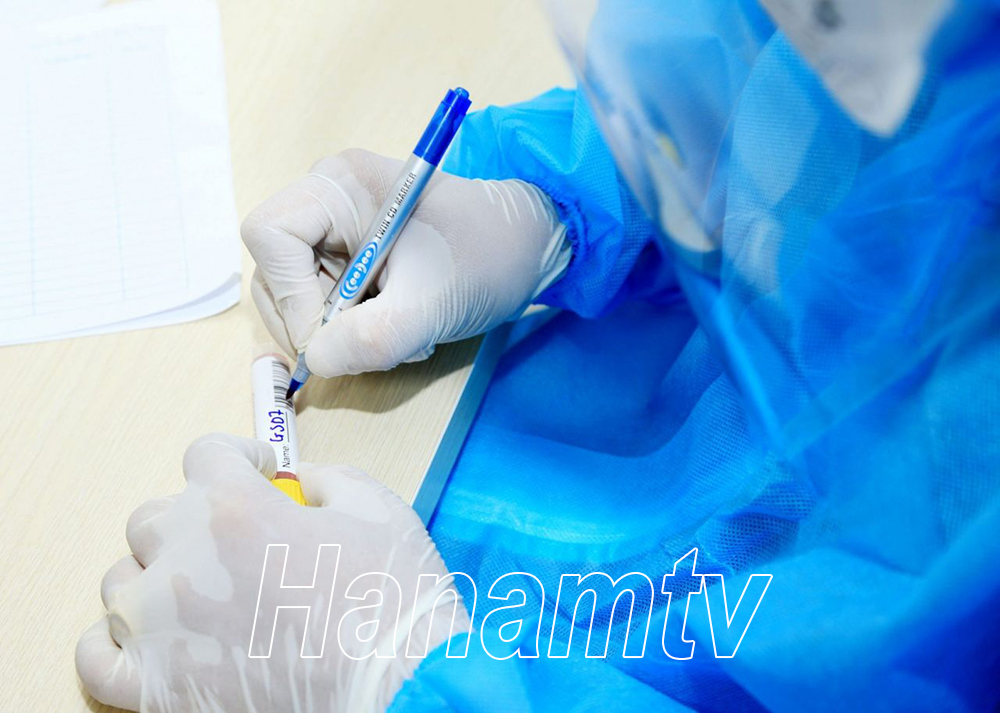 Lấy mẫu xét nghiệm SARS-CoV-2