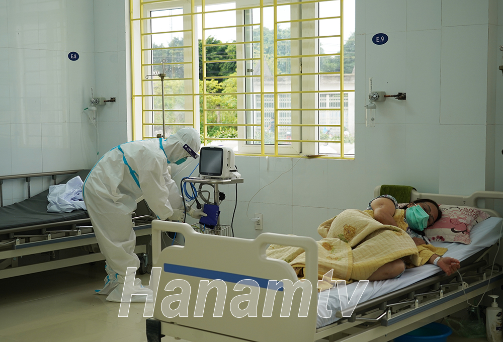 Bệnh nhân COVID-19 điều trị tại Bệnh viện Dã chiến số 1 Hà Nam
