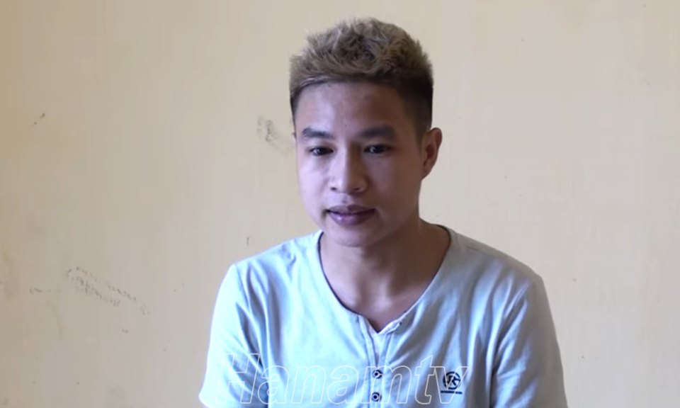 Truy bắt nhanh đối tượng cướp tiệm vàng ở Thị xã Duy Tiên sau 12h gây án