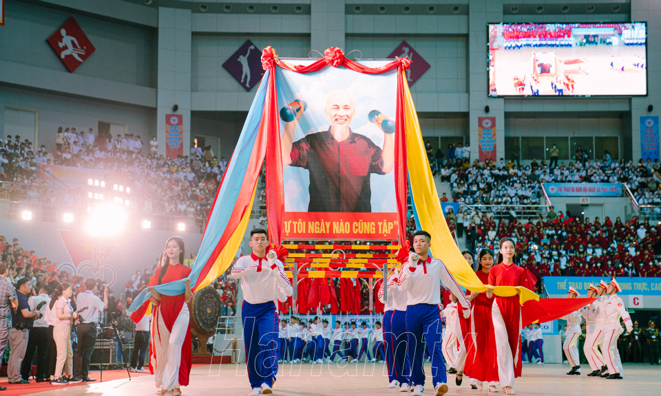 NGHI LỄ DIỄU HÀNH BIỂU DƯƠNG LỰC LƯỢNG TẠI LỄ KHAI MẠC ĐẠI HỘI TDTT TỈNH HÀ NAM LẦN THỨ VI - 2022