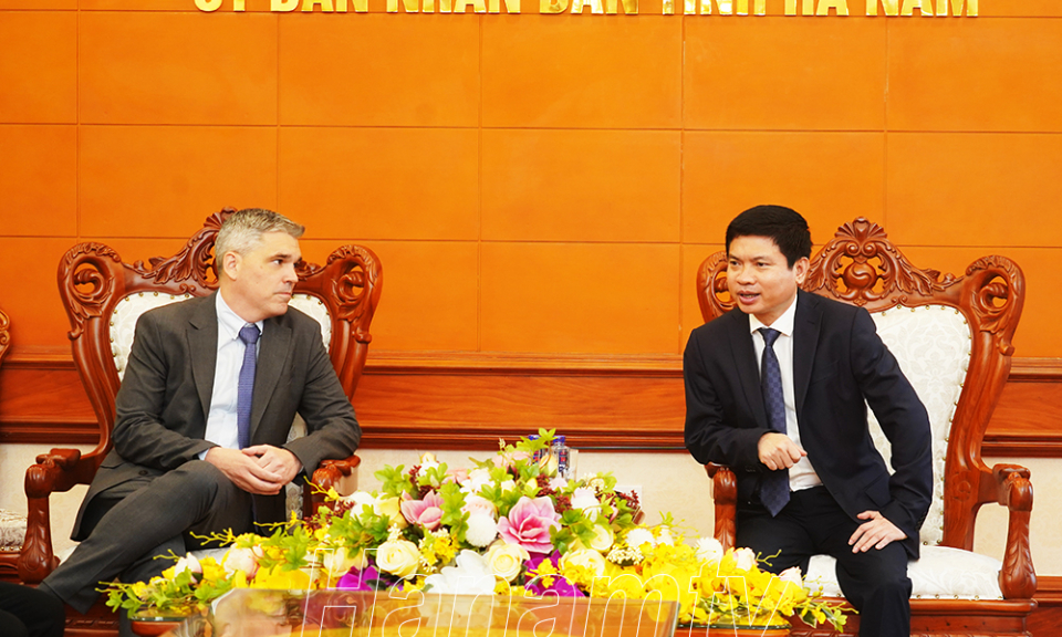 Chủ tịch UBND tỉnh Trương Quốc Huy tiếp Tổng Giám đốc Công ty FrieslandCampina Việt Nam