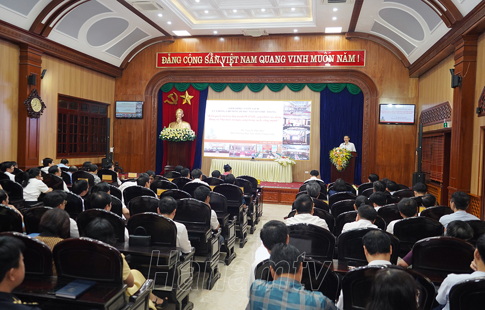 Quang cảnh hội nghị tại điểm cầu UBND tỉnh.