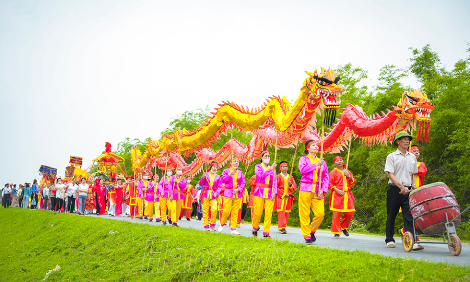 Lễ hội rước nước và thực hành tín ngưỡng thờ Mẫu Tam Phủ