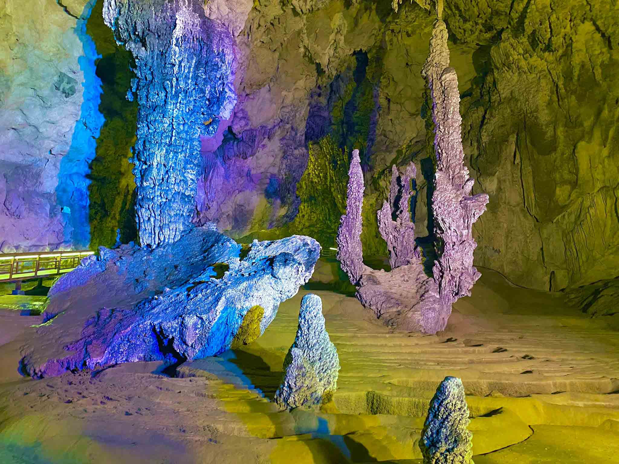 Về Cao Bằng thăm động Ngườm Ngao - Báo Hà Nam