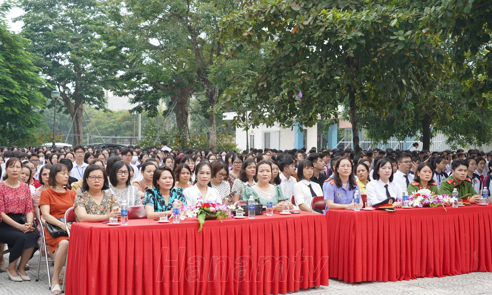 Tuyên truyền, phổ biến giáo dục pháp luật về an toàn giao thông qua Phiên tòa giả định cho học sinh Trường THPT Chuyên Biên Hòa