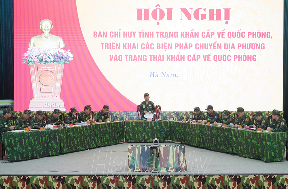 Diễn tập vận hành cơ chế: Hội nghị Ban chỉ huy tình trạng khẩn cấp về quốc phòng triển khai các biện pháp chuyển địa phương vào tình trạng khẩn cấp về quốc phòng do đồng chí Chủ tịch UBND tỉnh chủ trì.