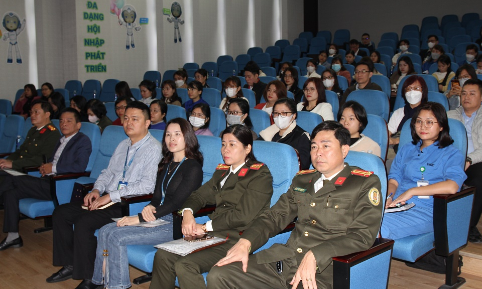 Tuyên truyền nâng cao ý thức chấp hành pháp luật cho các cơ quan, doanh nghiệp sử dụng lao động nước ngoài