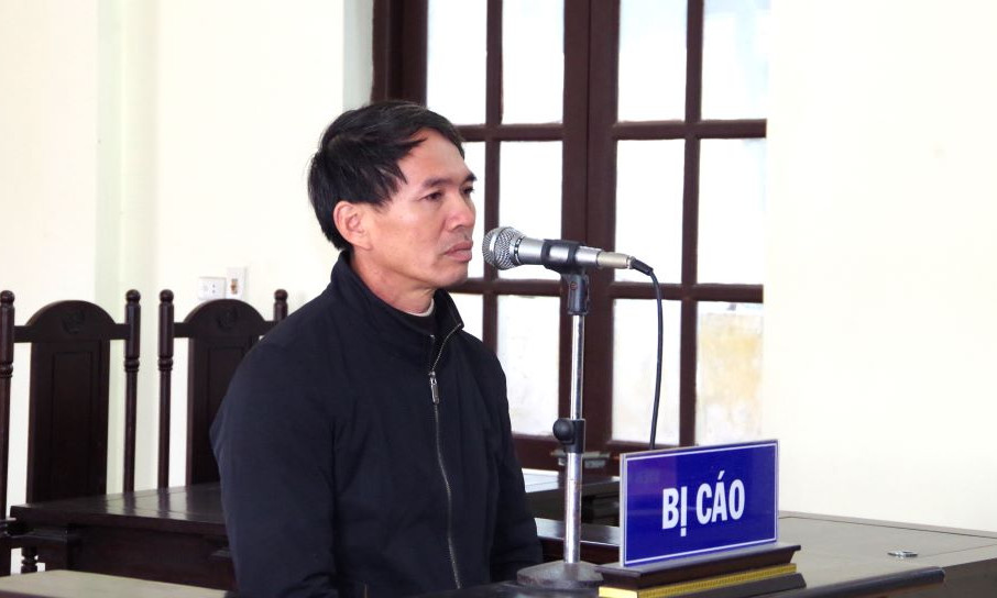 Lĩnh án treo về tội tàng trữ pháo hoa nổ trái phép