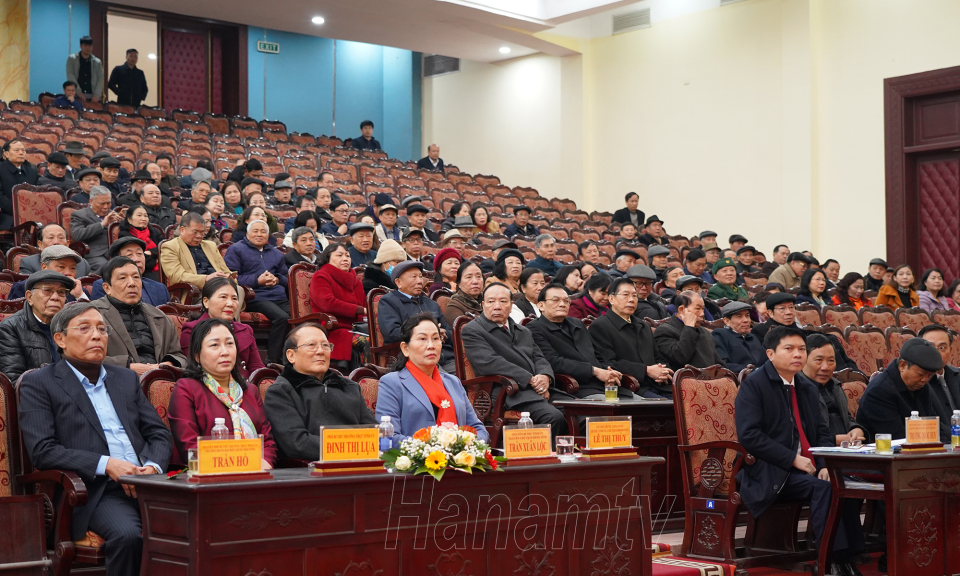 Gặp mặt cán bộ lão thành cách mạng, cán bộ tiền khởi nghĩa, cán bộ nguyên là lãnh đạo chủ chốt của tỉnh qua các thời kỳ nhân dịp Tết Nguyên đán Giáp Thìn 2024