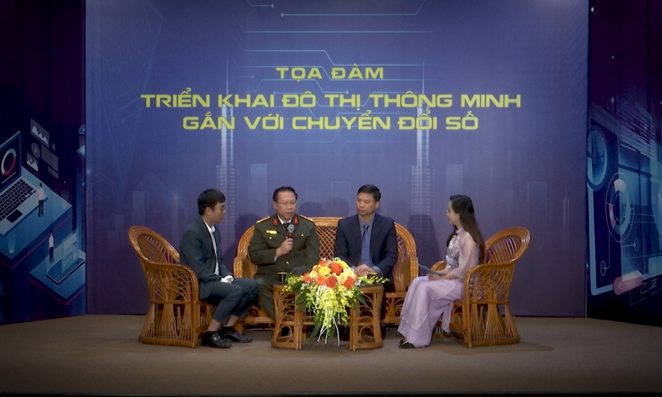 Toạ đàm: Triển khai đô thị thông minh gắn với chuyển đổi số