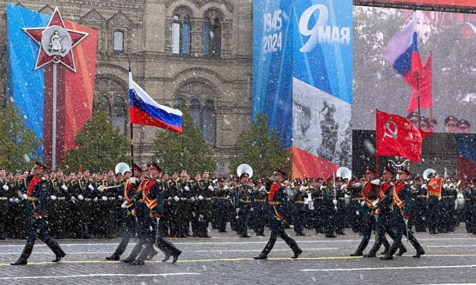 Đội hình khí tài, quân nhân trong lễ duyệt binh Nga