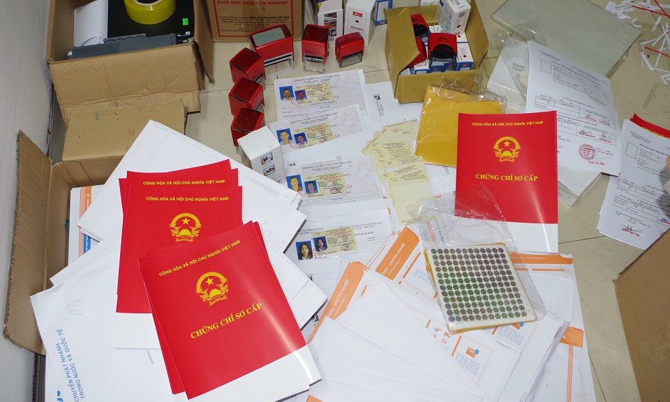 Công an tỉnh Hà Nam: Triệt phá đường dây sản xuất, mua bán, tàng trữ, vận chuyển con dấu, tài liệu giả của cơ quan, tổ chức, thu lời bất chính trên 100 tỷ đồng