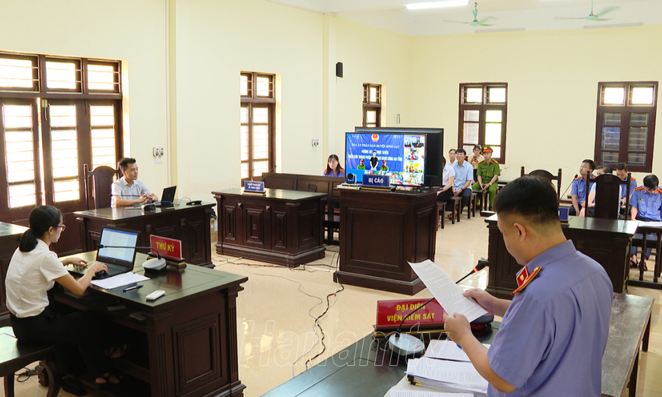 Tòa án nhân dân huyện Bình Lục xét xử trực tuyến 2 vụ án hình sự