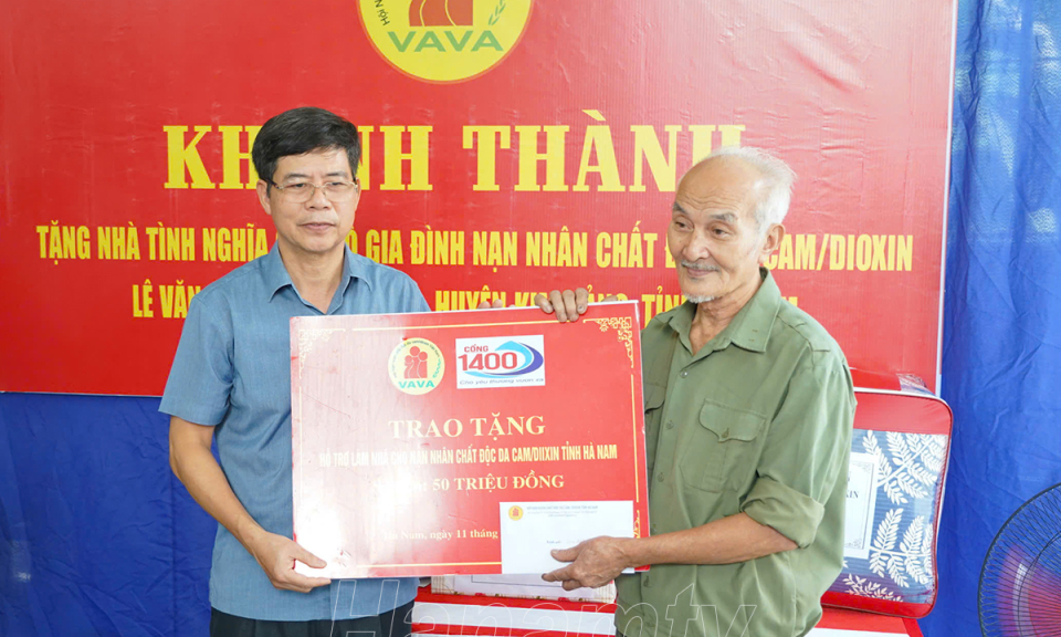 Khánh thành, trao nhà tình nghĩa cho nạn nhân chất độc da cam xã Khả Phong