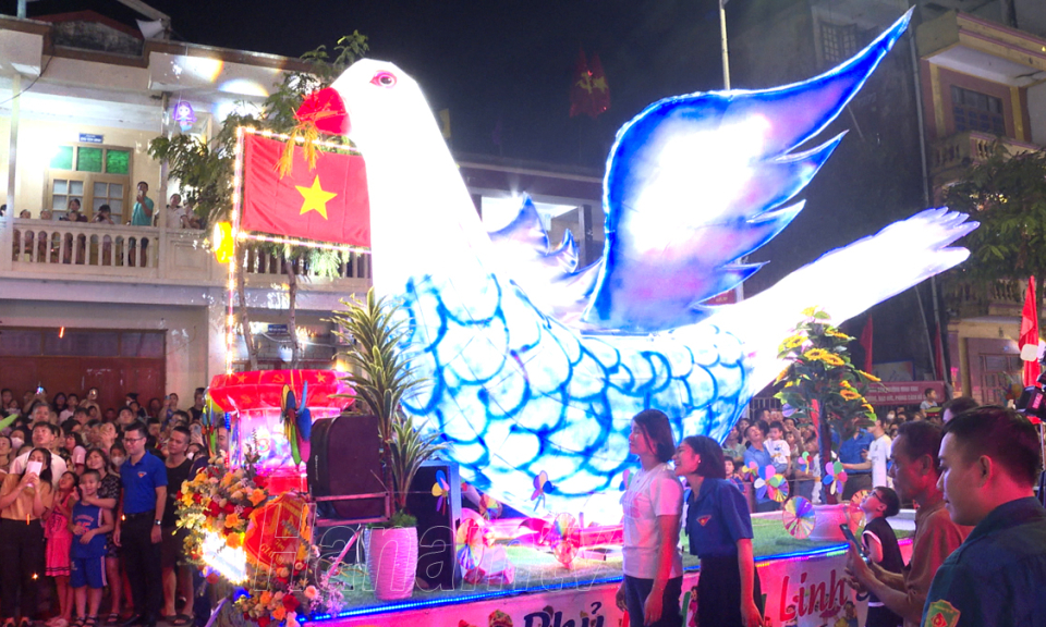 Chung kết và trao giải cuộc thi mô hình Đèn Trung thu TP Phủ Lý năm 2024