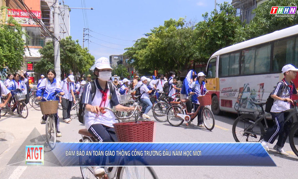 ATGT: Đảm bảo an toàn giao thông cổng trường đầu năm học mới
