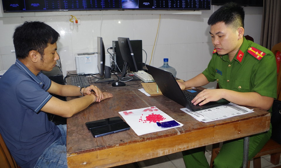 Công an huyện Thanh Liêm (Hà Nam): Bắt đối tượng chuyên bán ma túy cho lái xe đường dài
