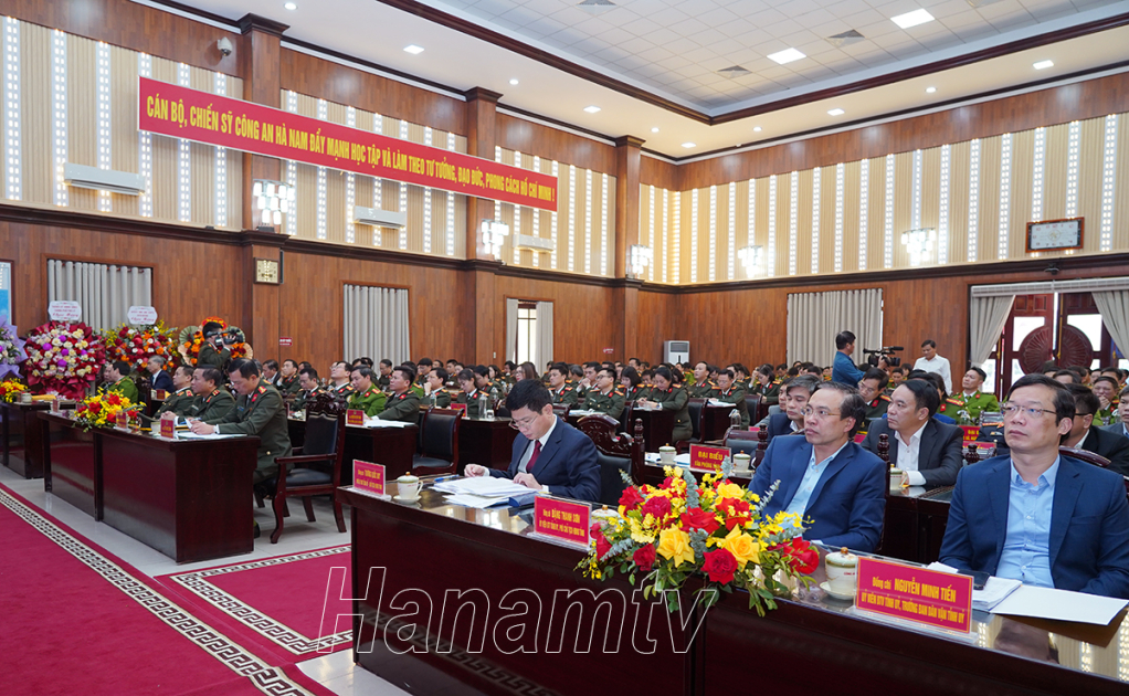 Các đại biểu dự hội nghị.