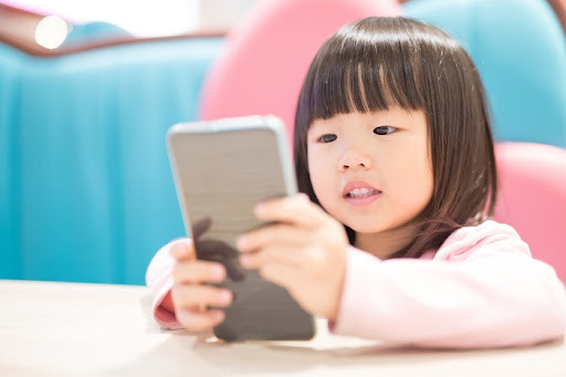 Tác động của thời gian sử dụng thiết bị điện tử đối với sự phát triển của trẻ nhỏ - Ảnh 1.