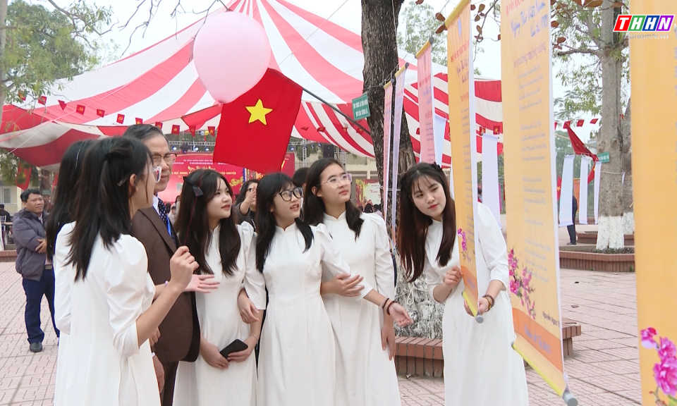Mỗi tuần một câu chuyện đẹp: Lan tỏa tình yêu tổ quốc qua những trang thơ