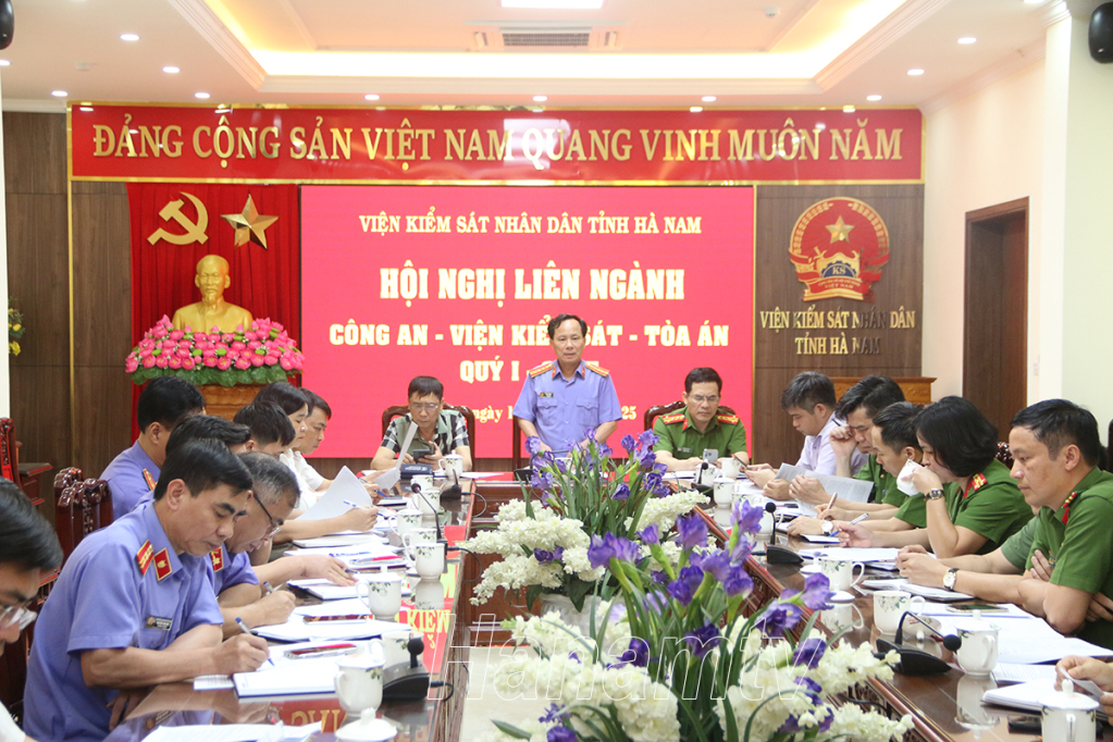 Các đại biểu dự hội nghị.