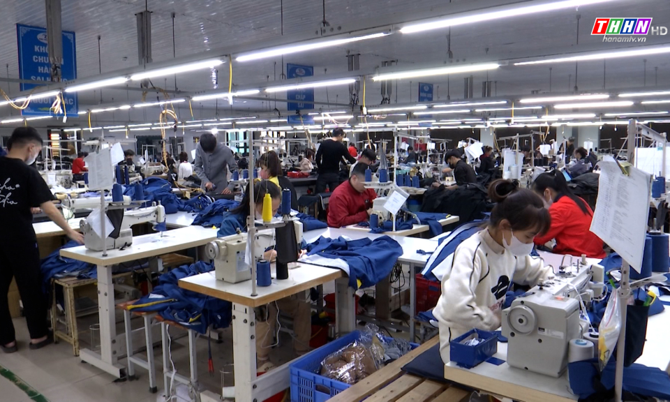 PS: Sử dụng máy móc, thiết bị hiện đại trong sản xuất ngành nghề
