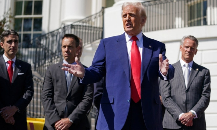 Ông Trump hoãn áp thuế 90 ngày với các nước trừ Trung Quốc