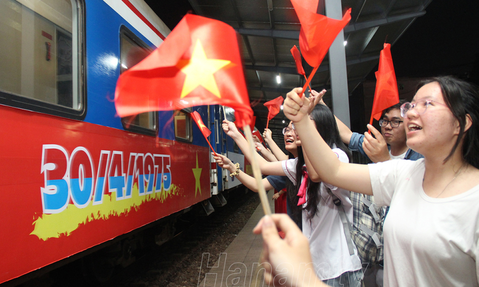 Đôi tàu Thống Nhất Bắc Nam – Hành trình kết nối 