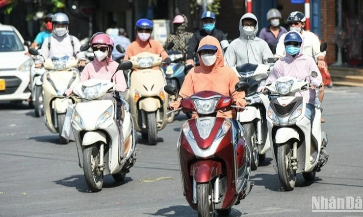 Thời tiết ngày 8/5: Nắng nóng gay gắt trên diện rộng, Trung Bộ có nơi trên 39 độ C