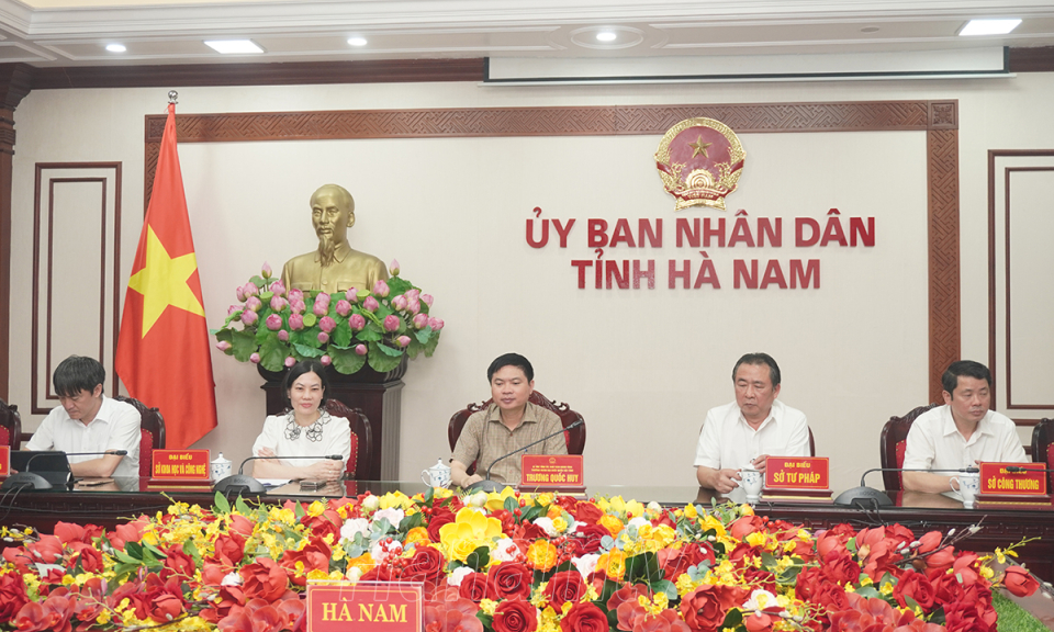 Thủ tướng Chính phủ tọa đàm với các doanh nghiệp