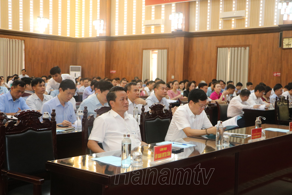 Các đại biểu dự hội nghị.