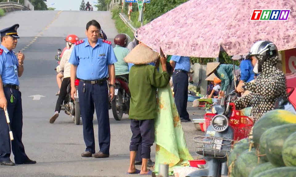 ATGT: Tăng cường giải tỏa hành lang an toàn giao thông