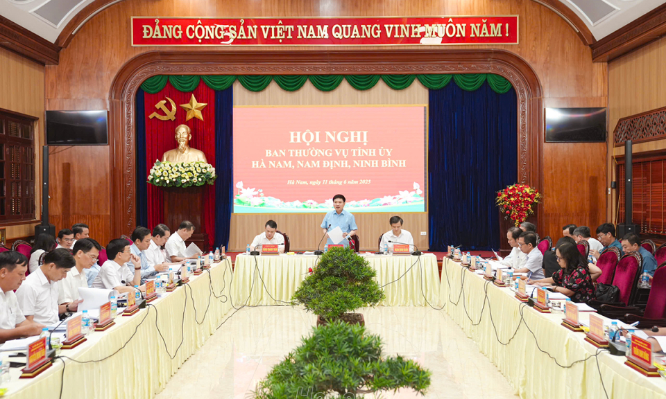 BTV Tỉnh ủy Hà Nam, Nam Định, Ninh Bình thảo luận về công tác nhân sự và góp ý vào dự thảo Đề án thành lập Đảng bộ tỉnh Ninh Bình mới